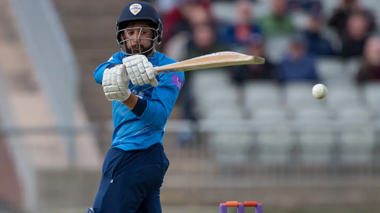 Harry Moore leads Derbyshire chase following Anuj Dal's impressive 115