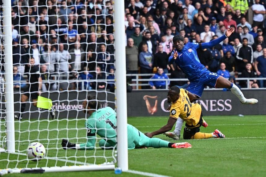 Noni Madueke's hat-trick leads Chelsea to a dominant 6-2 victory over Wolves