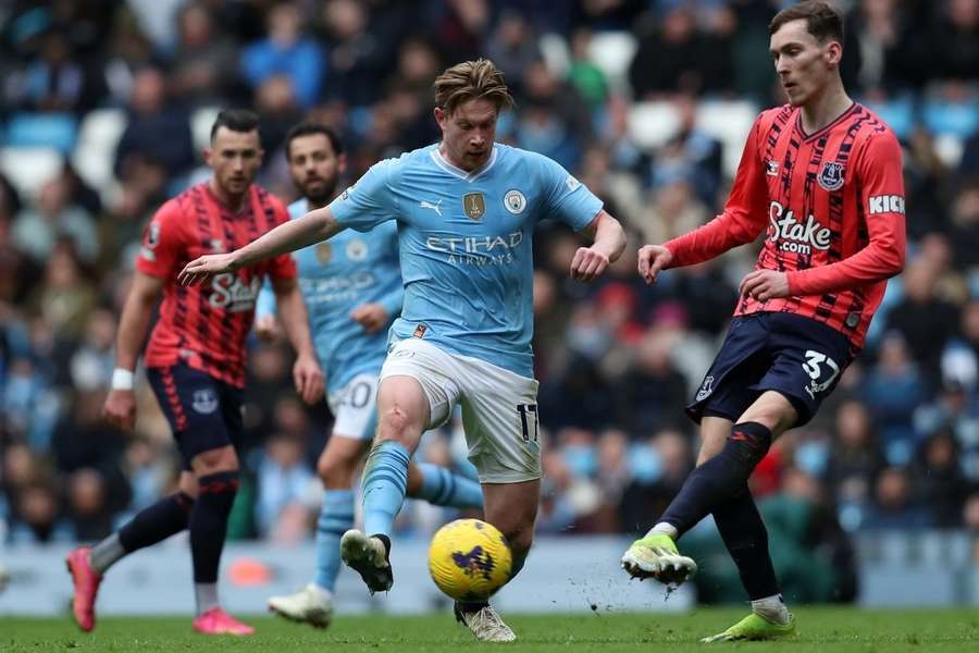 Man City turn to De Bruyne for Arsenal showdown