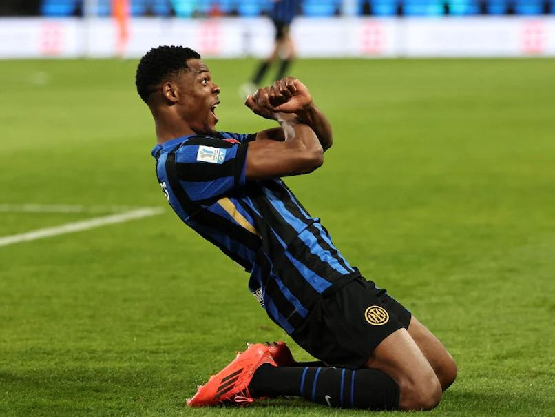 Denzel Dumfries Stars as Inter Milan Advances to Italian Super Cup Final